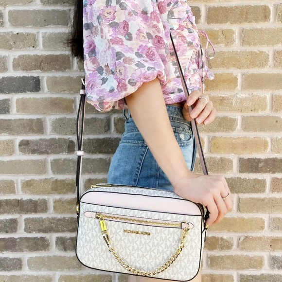 Michael Kors Lg East West Chain Crossbody NWT - Picture 3 of 3